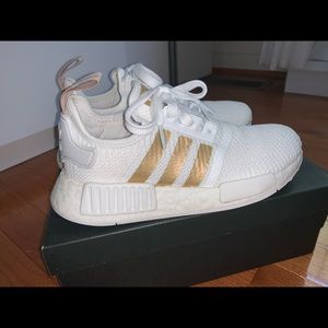 Women’s NMD_R1 **LIKE NEW**